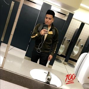 Meet your Posher, Anthony